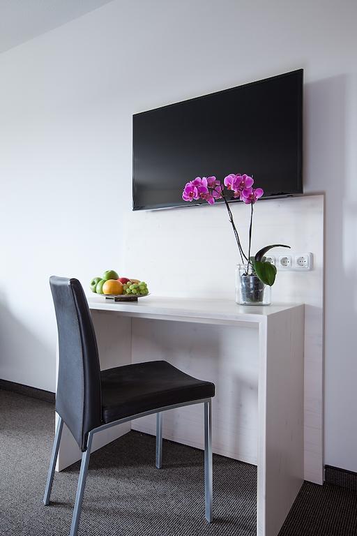 Alpenglühen Smart Hotel Olching Zimmer foto
