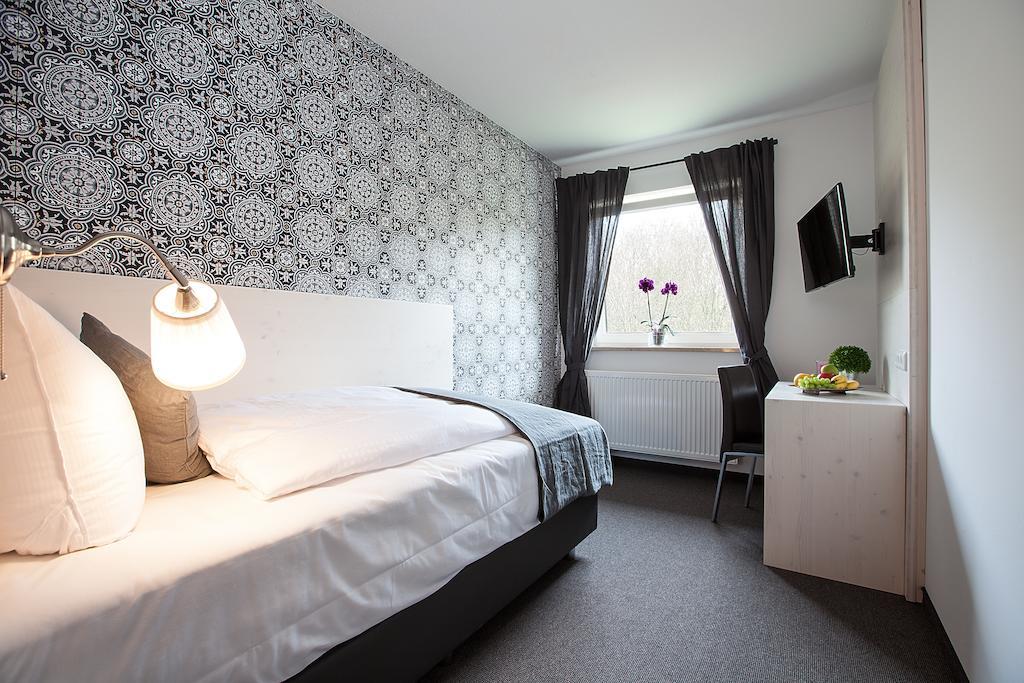 Alpenglühen Smart Hotel Olching Zimmer foto